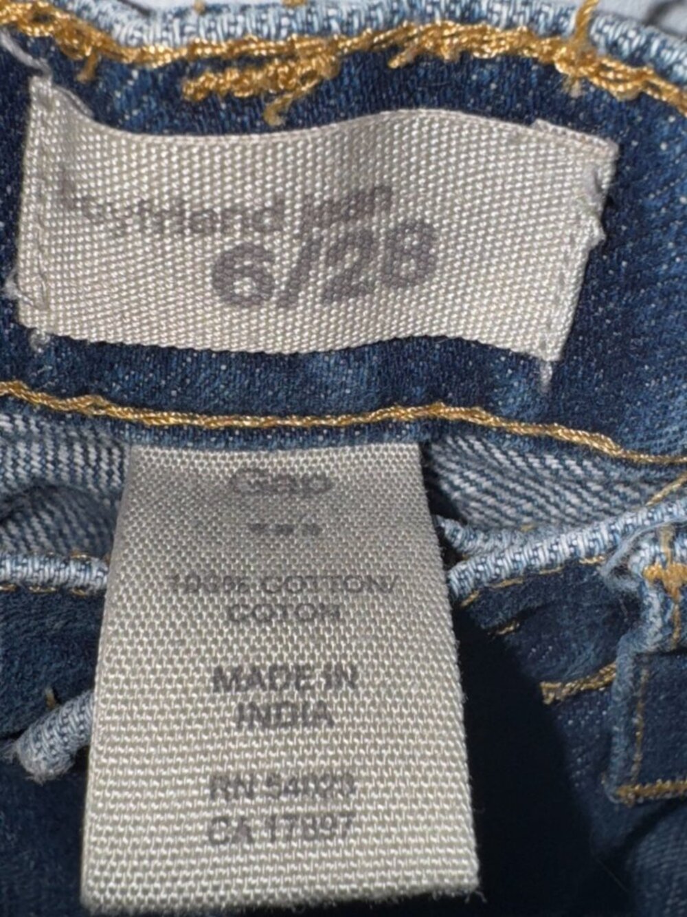 Levis Womens Distressed Denim Jean Shorts Size 6/28 Folded Hem - Picture 2 of 6